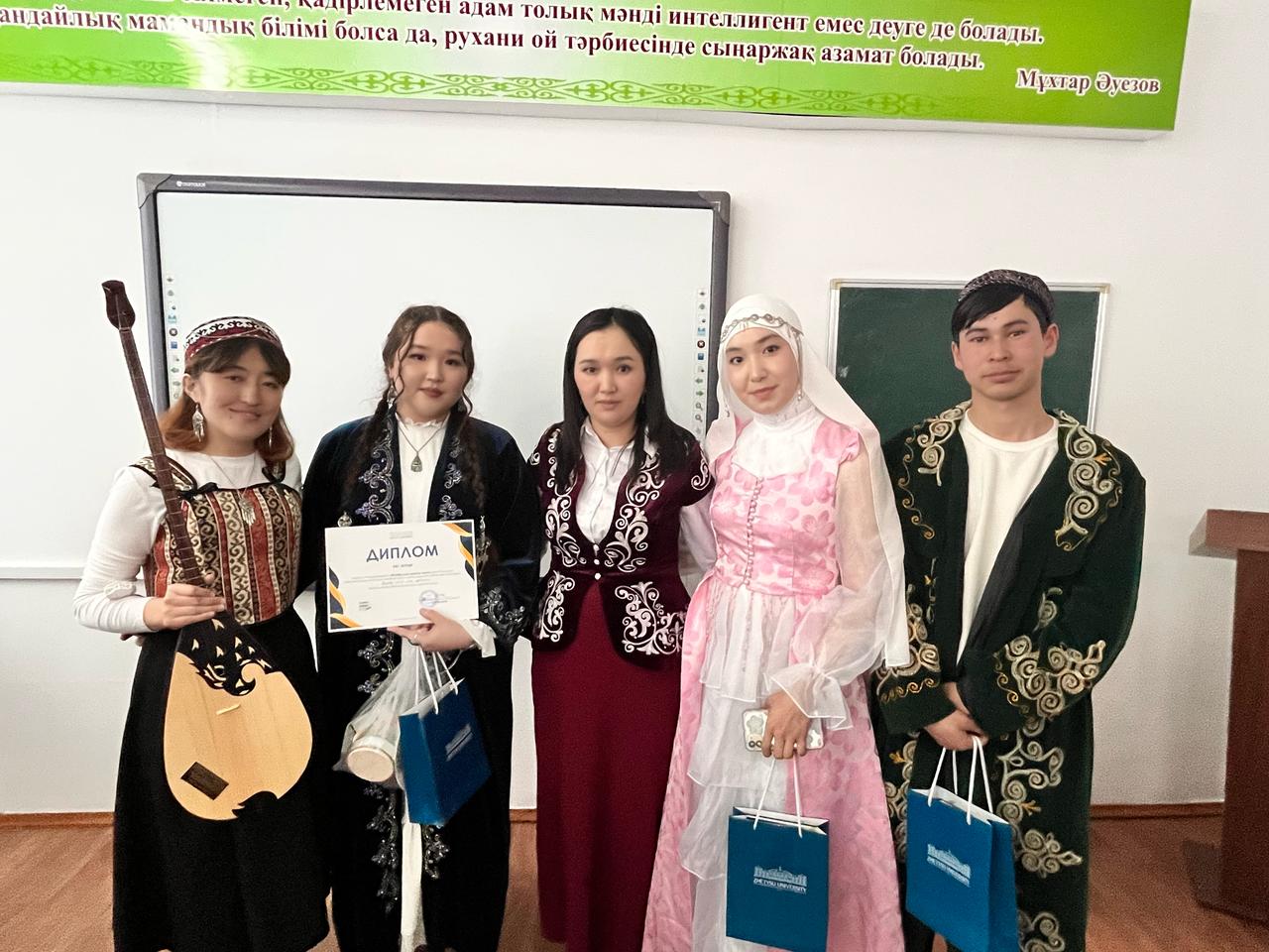 Ауылдың жезөкшелері Жалаңаш моңғол әйелдерінің порнофотосуреттері